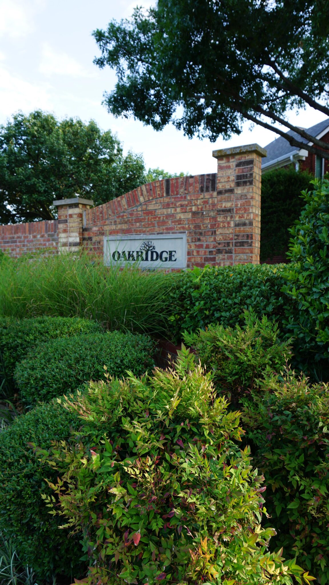 Perimeter Brick Wall – Oakridge Neighborhood Association